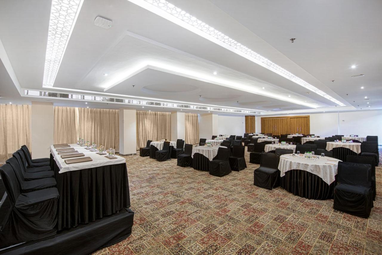 فندق Sarovar Portico , إندور المظهر الخارجي الصورة