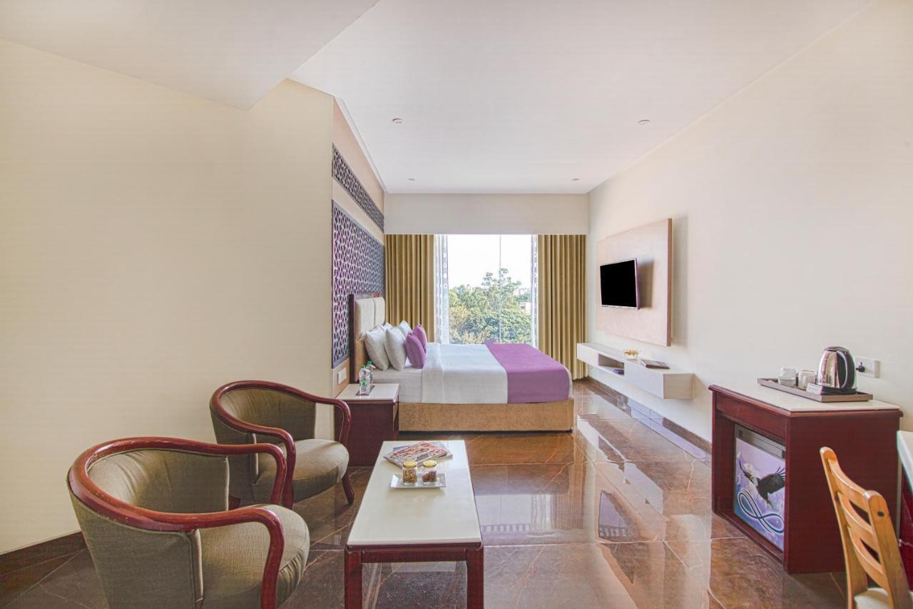فندق Sarovar Portico , إندور المظهر الخارجي الصورة