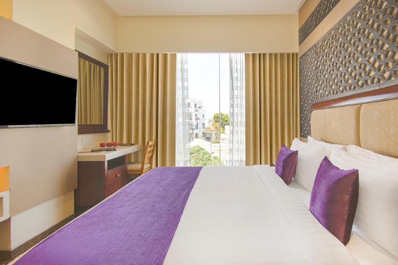 فندق Sarovar Portico , إندور المظهر الخارجي الصورة